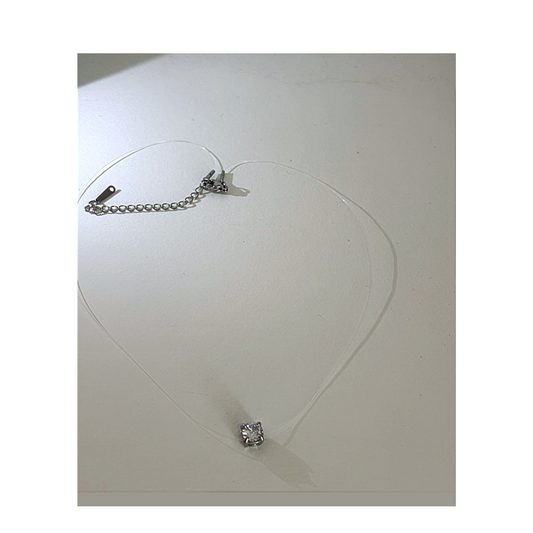 ✨ Collier Stella – Strass & Fil Transparent - acier inoxydable